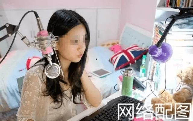 美女主播和粉丝见面,现场互动温馨感人
